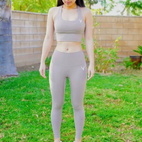 Yoga Basic Training Light Medium Performance Bra and Legging Set - Picture 9 of 11